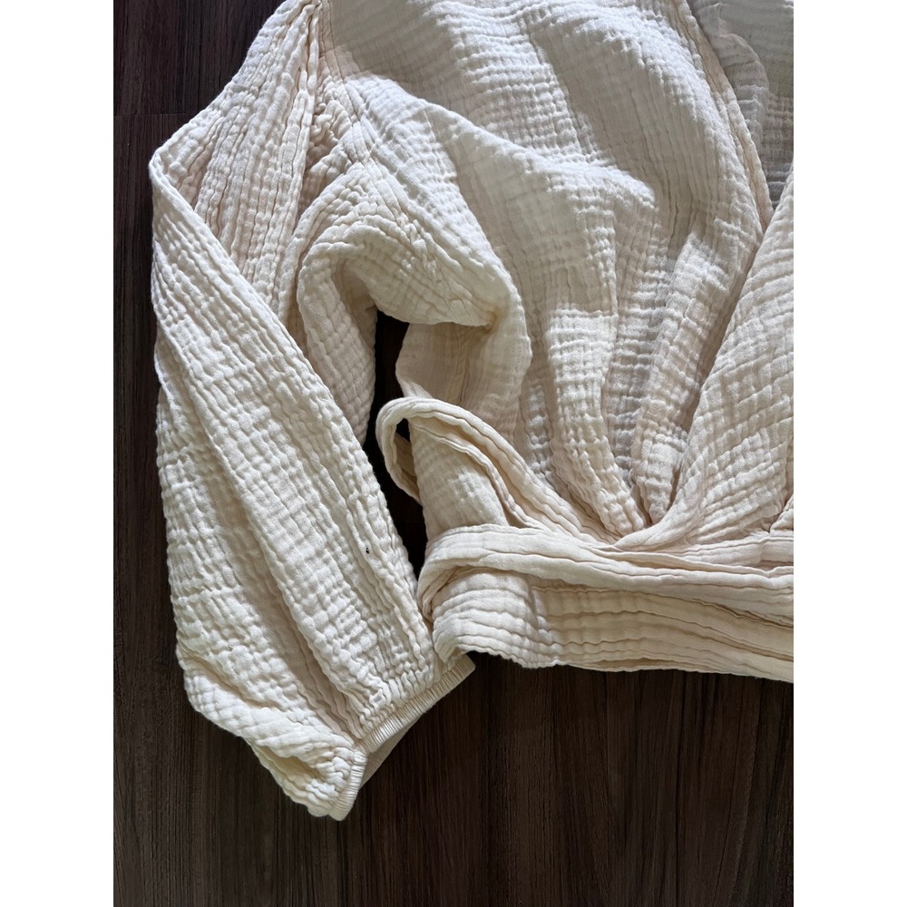 Pokoloko Cotton Gauze Balloon Sleeve V-Neck Wrap Top Top in Cream size OS - Picture 8 of 13